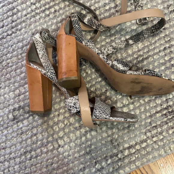 Banana Republic 7.5 Snake Wrap Heel - Picture 7 of 9